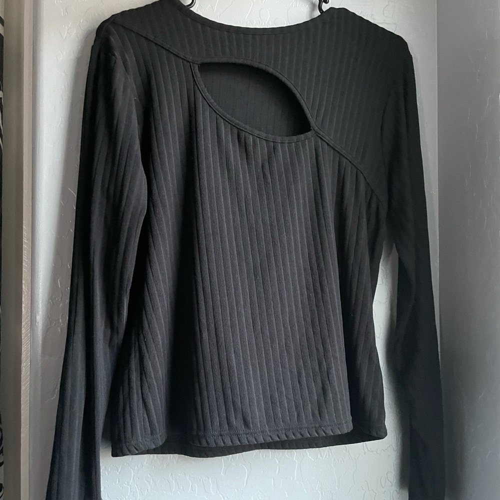Black Cutout Long-sleeve